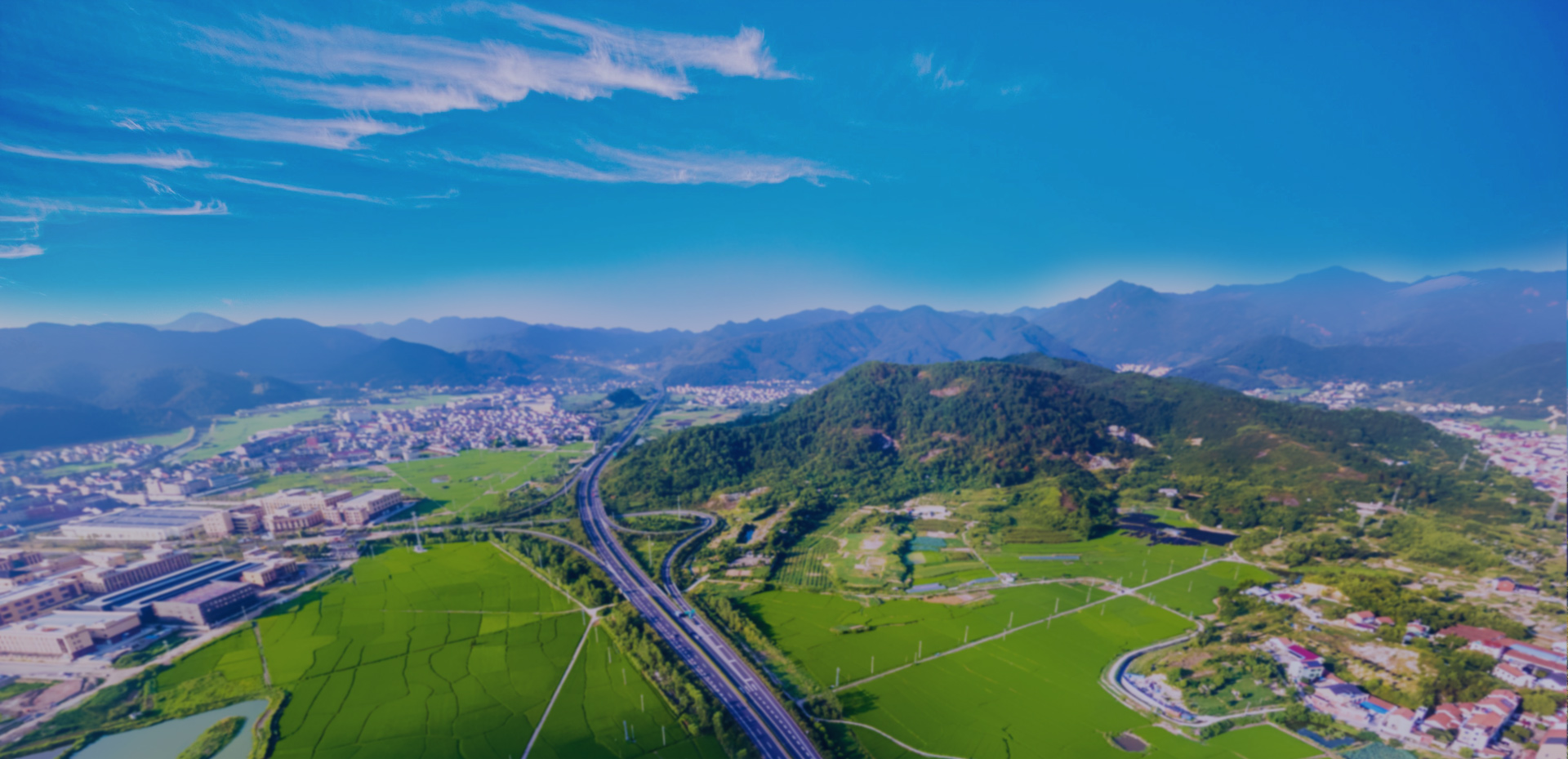 山東龍岳起重機械有限公司